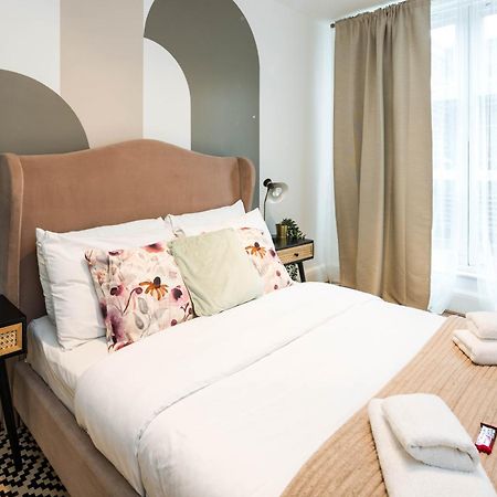 Charming Spacious 2Br Flat Near Station Plus Parking Londres Exterior foto